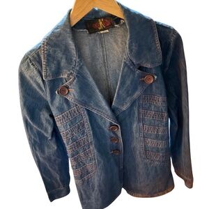 Vintage Denim Jacket with Orange Contrast Stitching – Fitted Statement Blazer 💙
